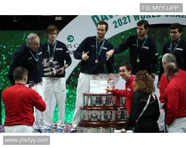 成都网球队的阵地战体系与网球战术创新研究